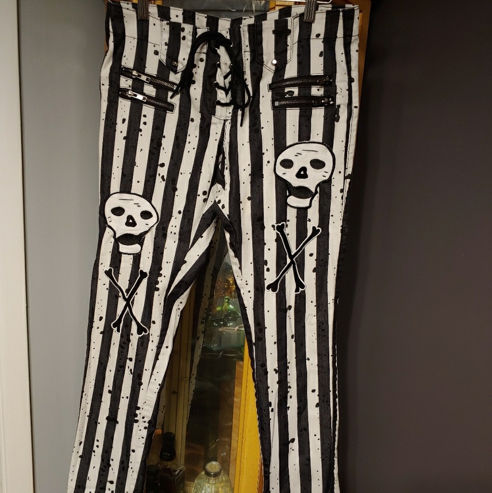 Too Fast black & white stripe skull skinny jeans.